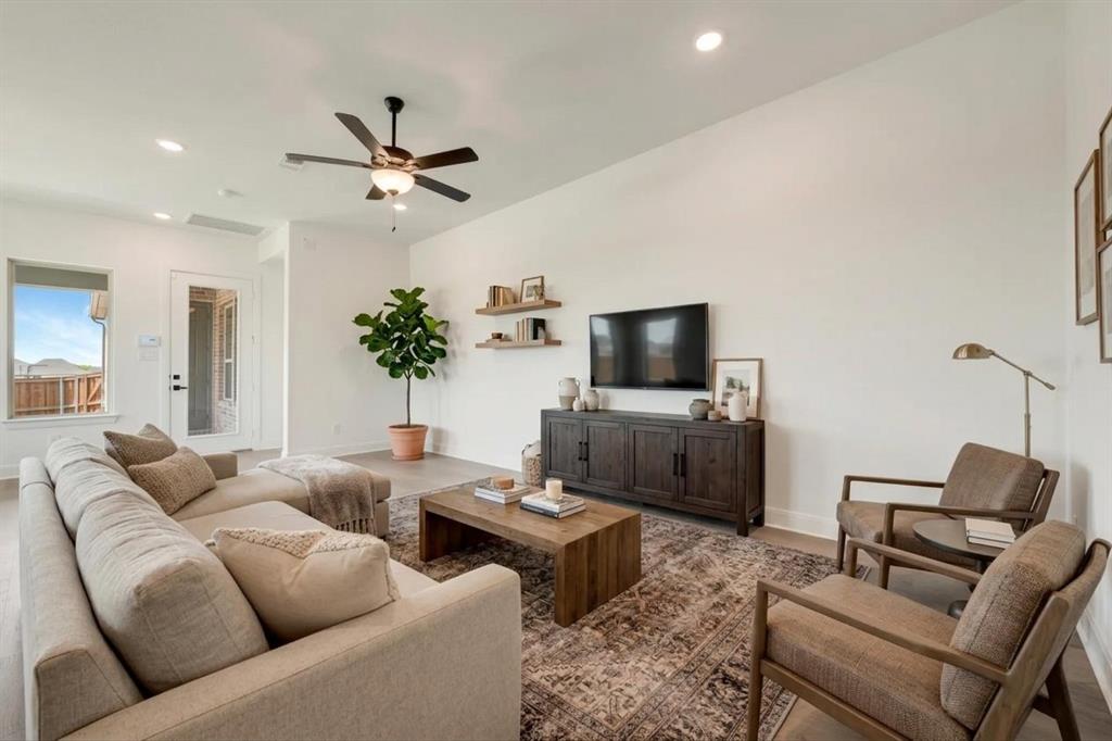 2120 Spotted Fawn Drive Property Photo 6