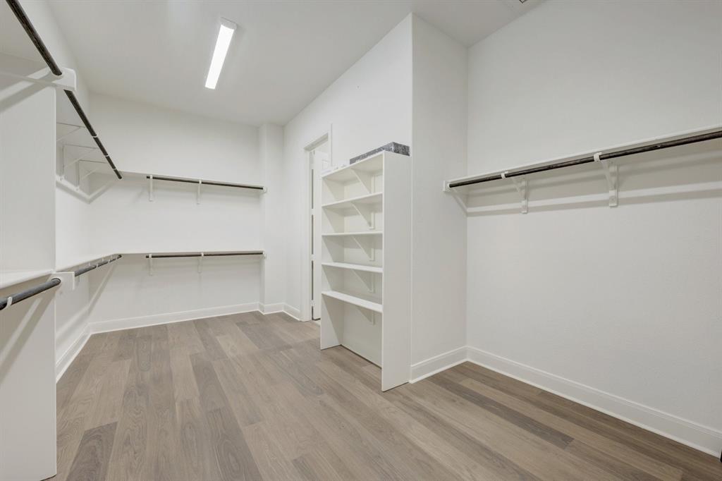2120 Spotted Fawn Drive Property Photo 13