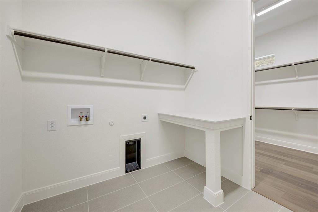2120 Spotted Fawn Drive Property Photo 18