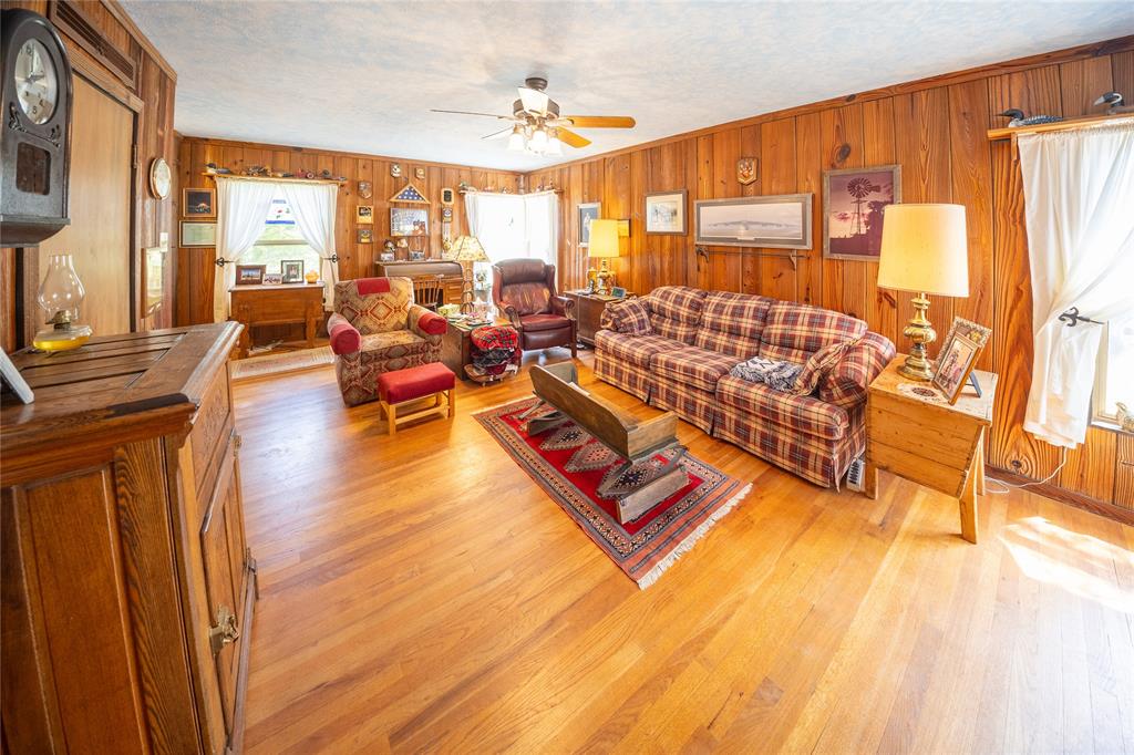 502 N Brown Street Property Photo 10