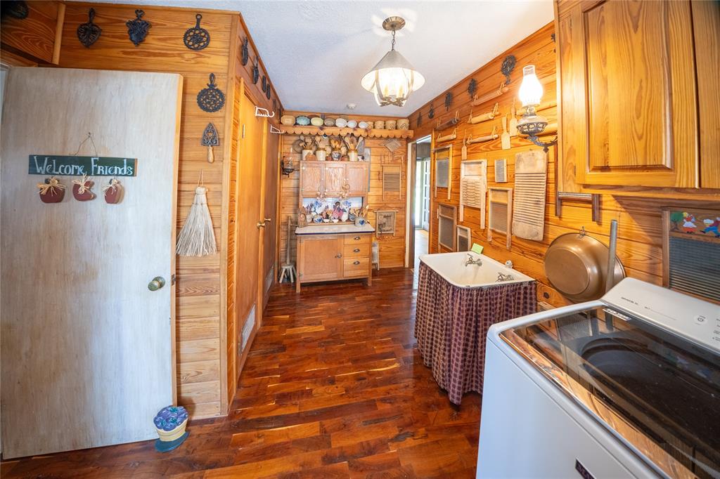 502 N Brown Street Property Photo 16
