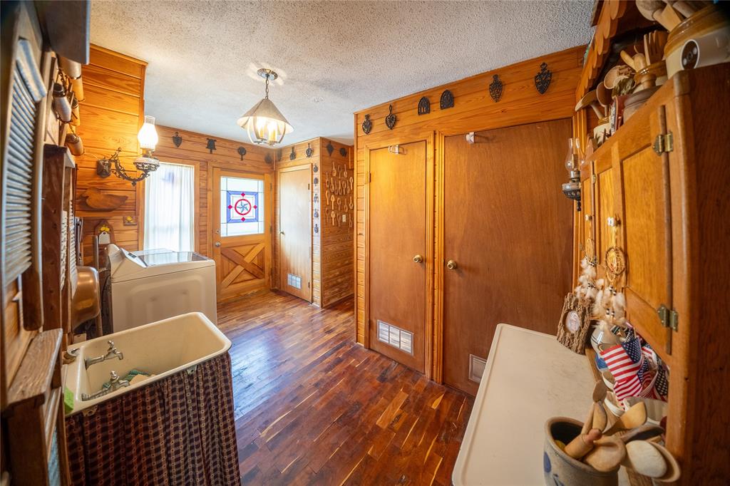 502 N Brown Street Property Photo 20