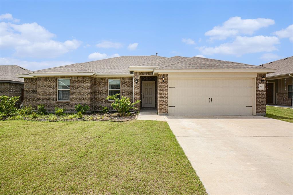 5652 Huffines Boulevard Property Photo 2