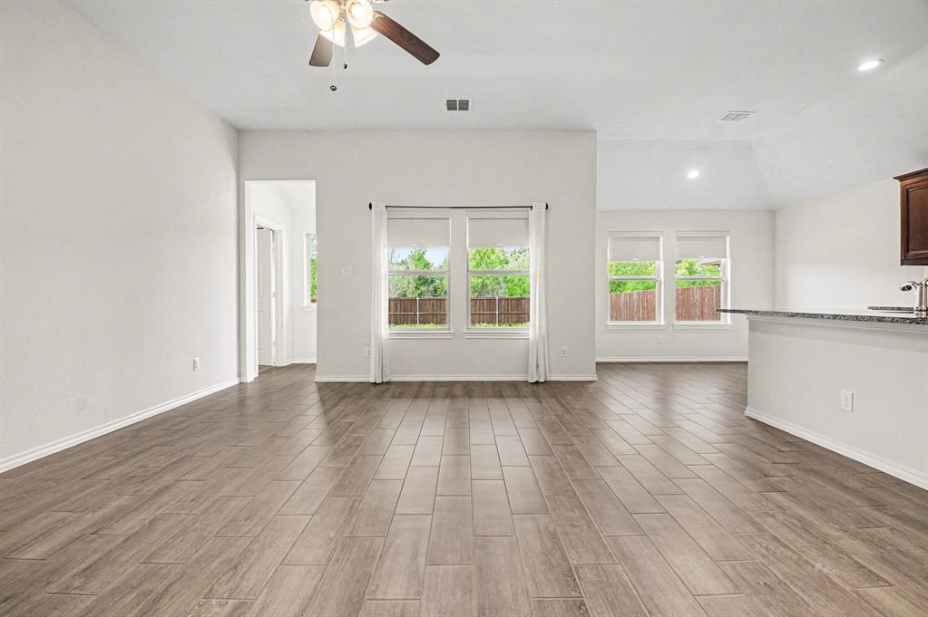 5652 Huffines Boulevard Property Photo 5