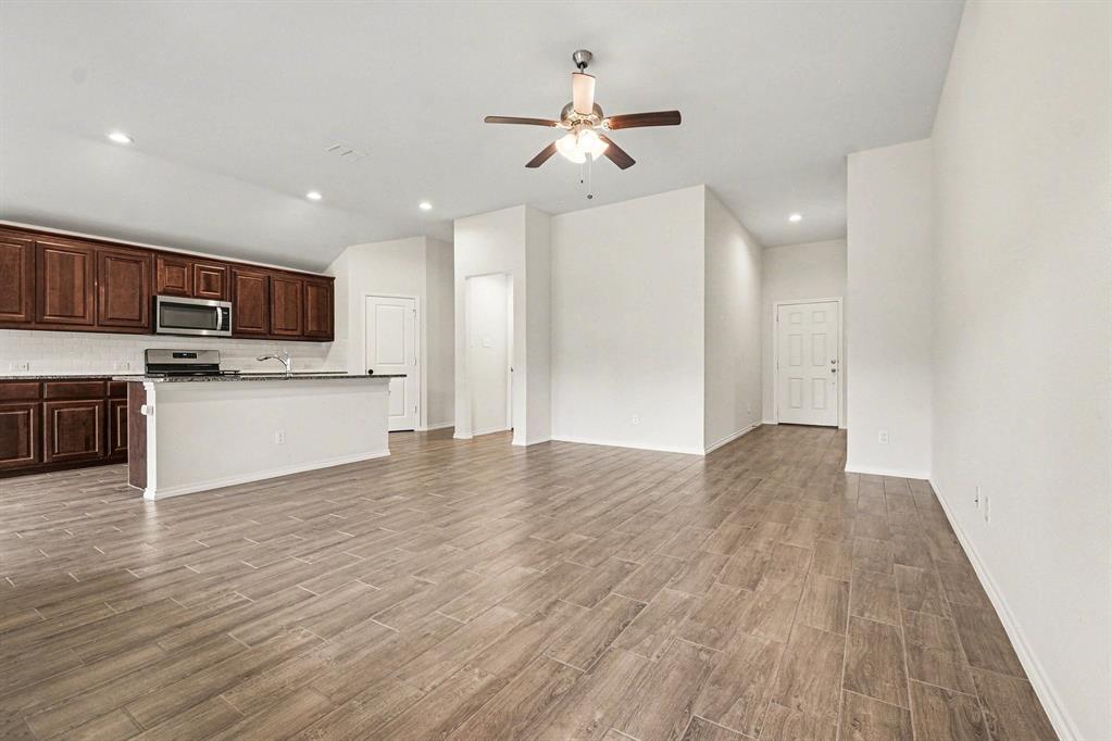 5652 Huffines Boulevard Property Photo 8