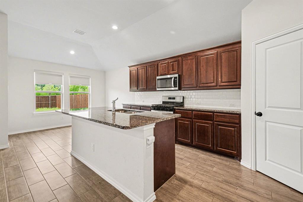 5652 Huffines Boulevard Property Photo 11