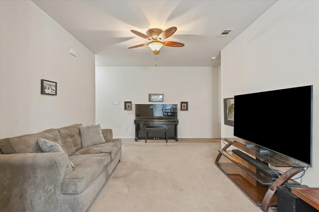 113 Heritage Court Property Photo 3