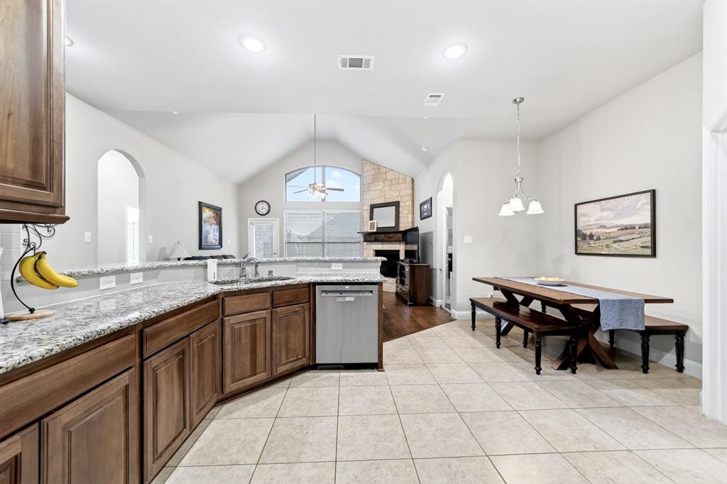 1748 Amalfi Drive Property Photo 11