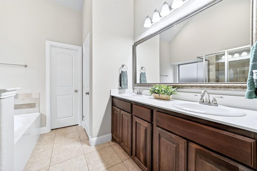 1748 Amalfi Drive Property Photo 18