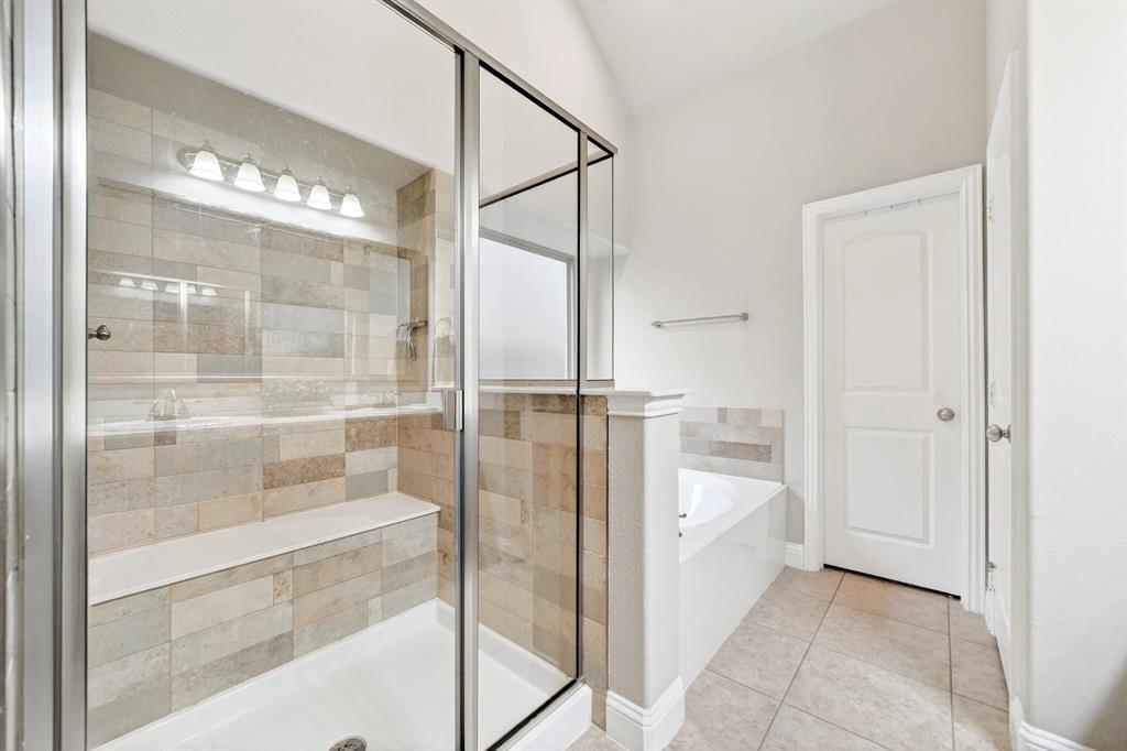 1748 Amalfi Drive Property Photo 19