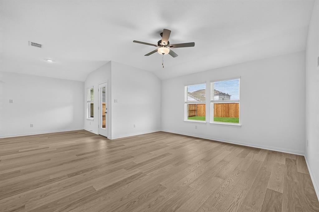 2551 Pine Island Court Property Photo 10
