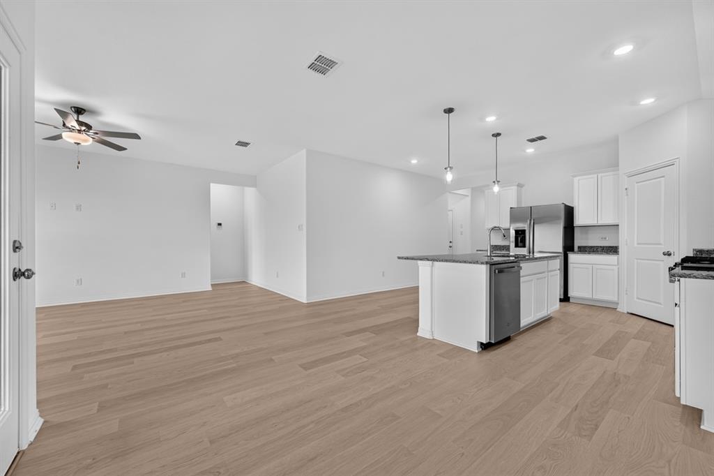 2551 Pine Island Court Property Photo 14