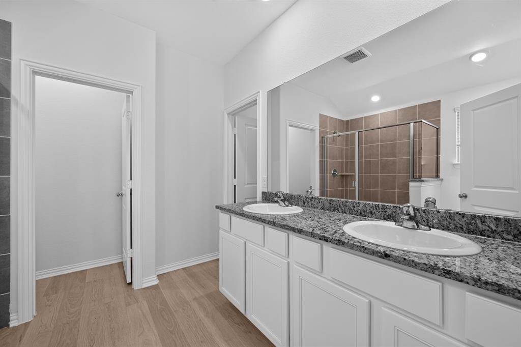 2551 Pine Island Court Property Photo 18