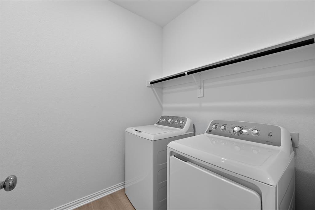2551 Pine Island Court Property Photo 28