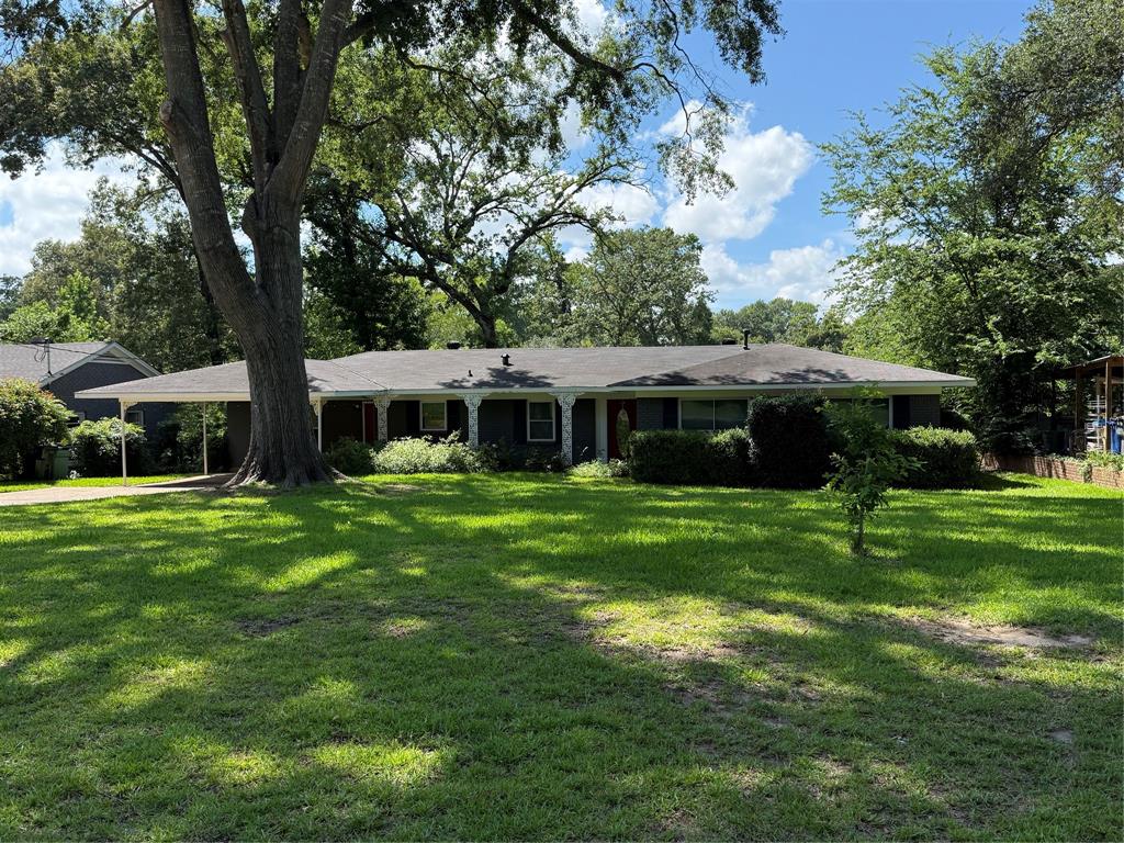 924 Poleman Road Property Photo 1