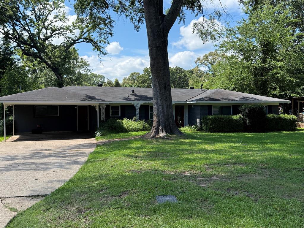 924 Poleman Road Property Photo 3