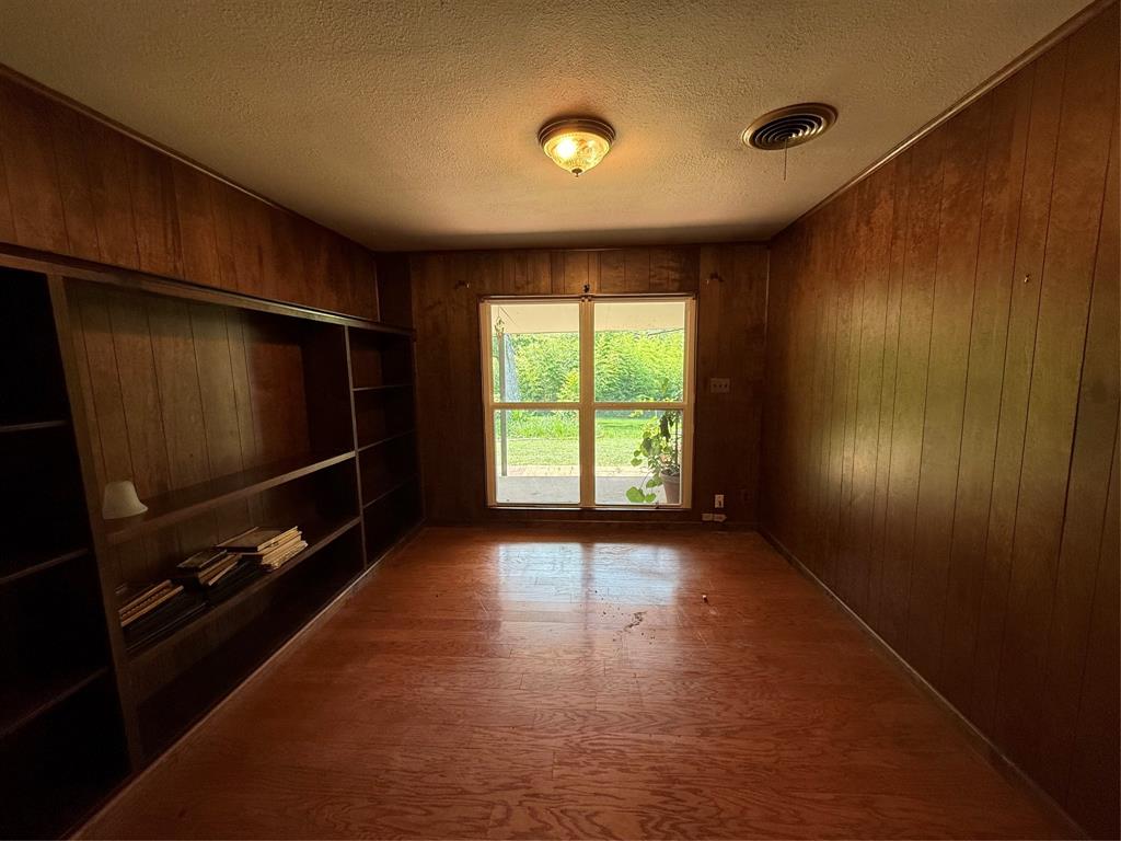 924 Poleman Road Property Photo 7