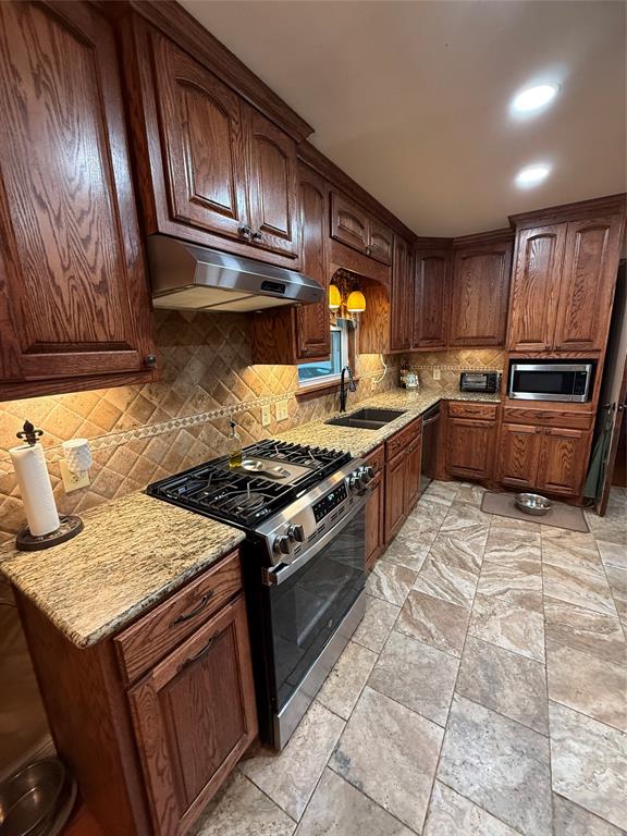 924 Poleman Road Property Photo 10