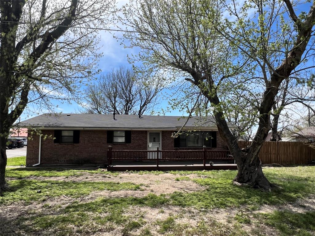 105 W Graham Avenue Property Photo 1