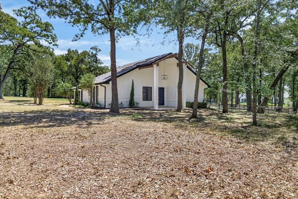 172 Colonial Drive Property Photo 2