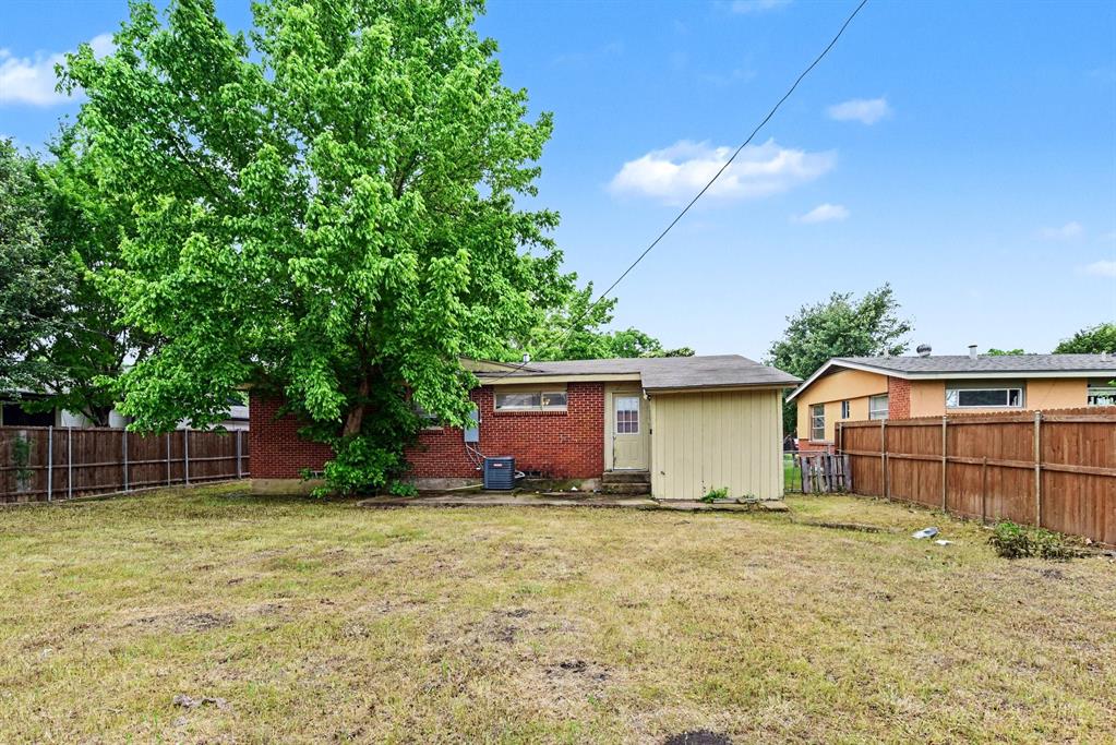 2333 S Lockhart Avenue Property Photo 15