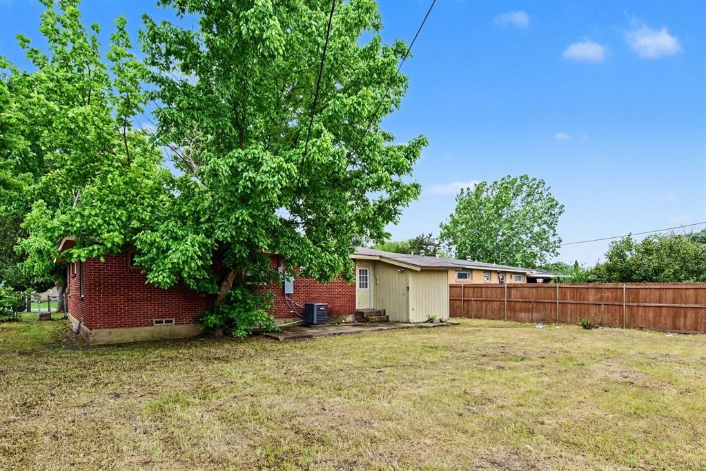 2333 S Lockhart Avenue Property Photo 16