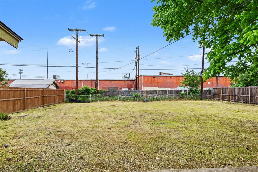 2333 S Lockhart Avenue Property Photo 17