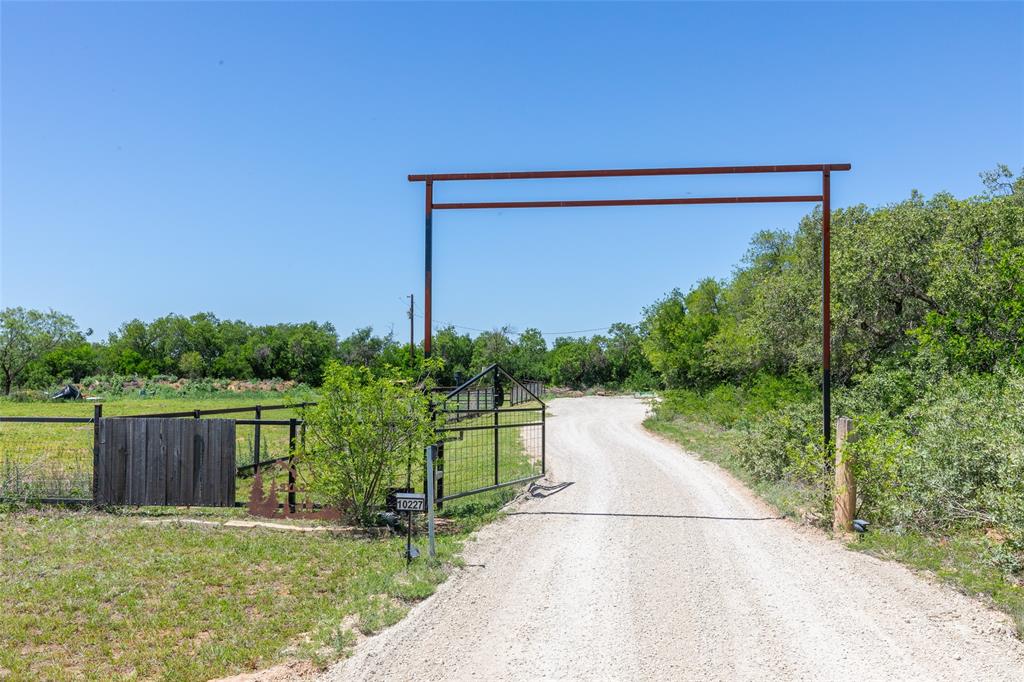 10227 County Road 379 Property Photo 2