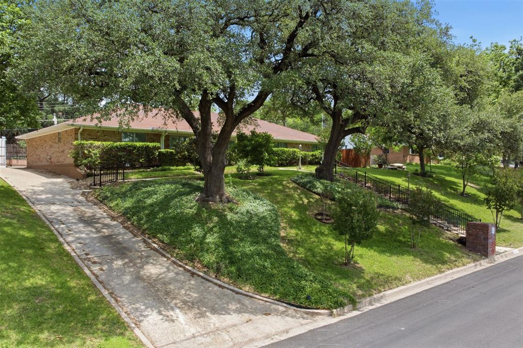 1209 Southwood Drive Property Photo 1
