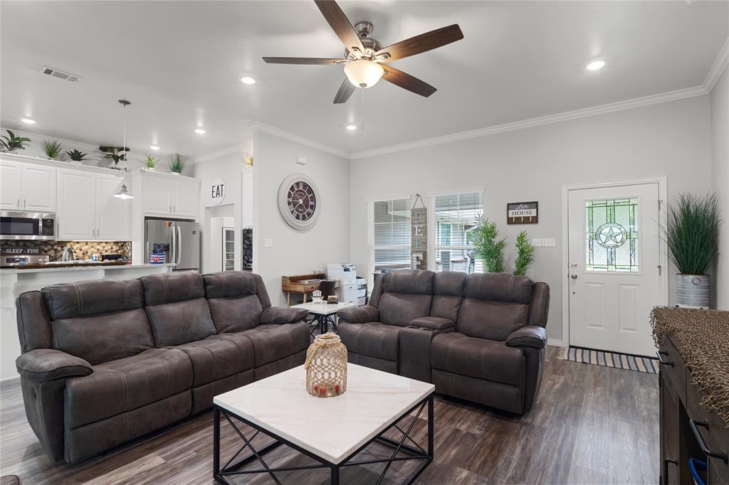 4511 Wildwood Circle Property Photo 7