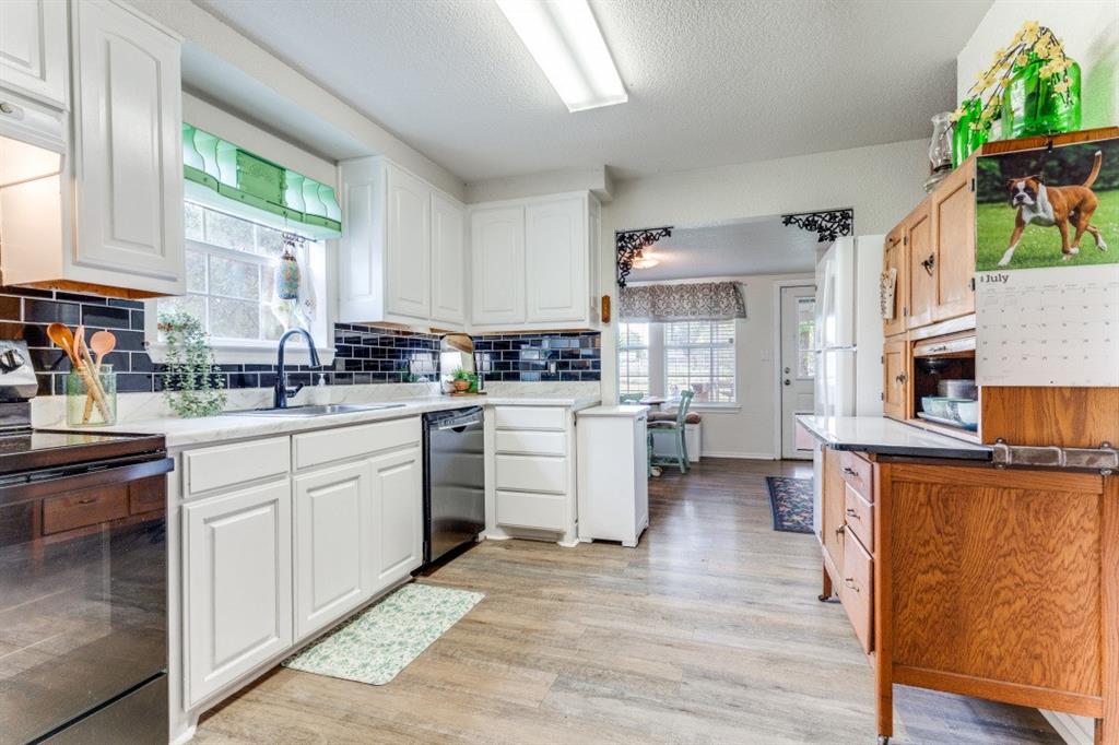 12490 Deeds Court Property Photo 8