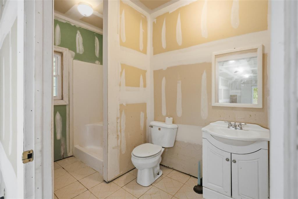 561 Wells Road Property Photo 33