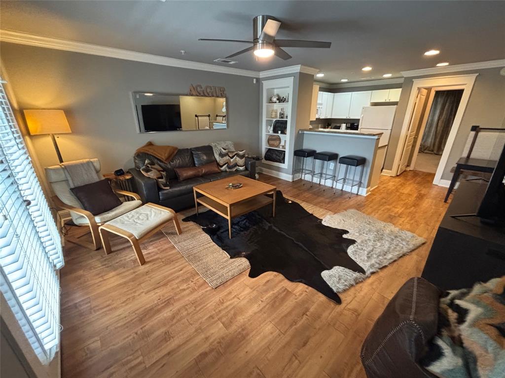 1725 Harvey Mitchell Parkway 1529 Property Photo 2