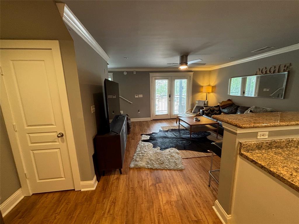1725 Harvey Mitchell Parkway 1529 Property Photo 4