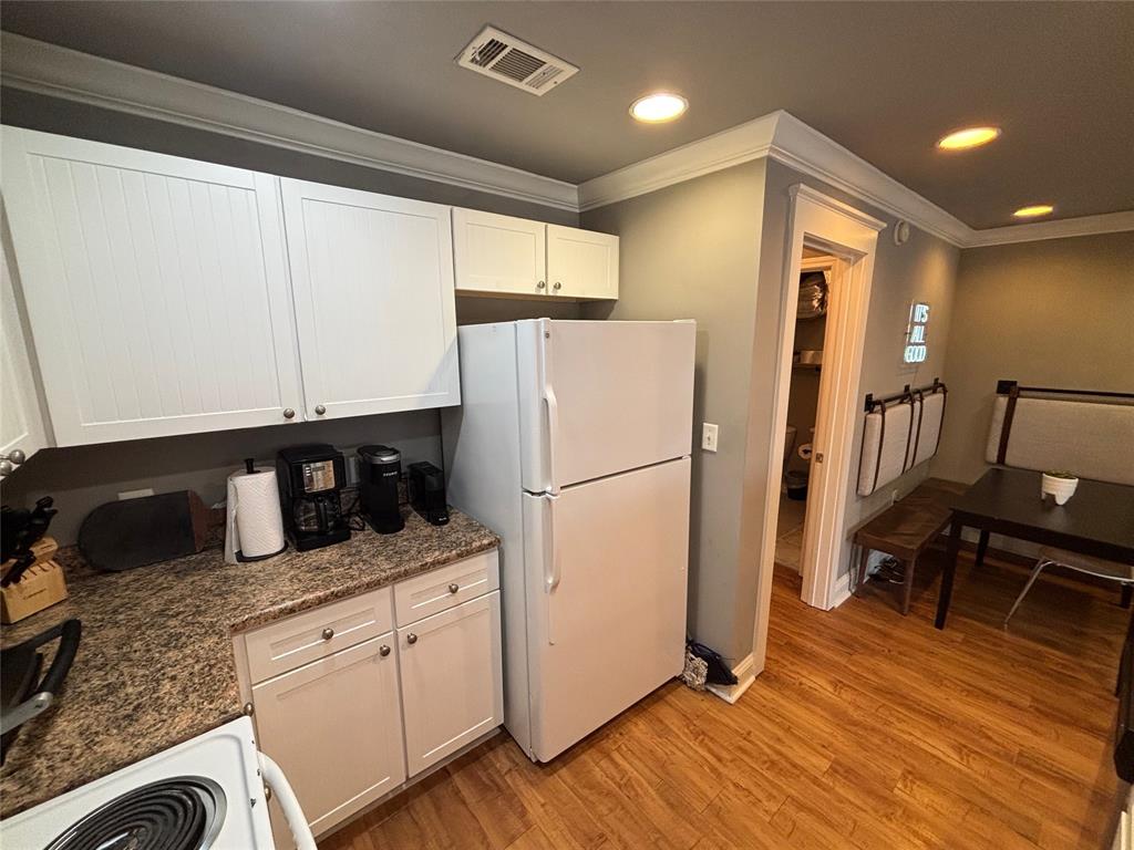 1725 Harvey Mitchell Parkway 1529 Property Photo 8