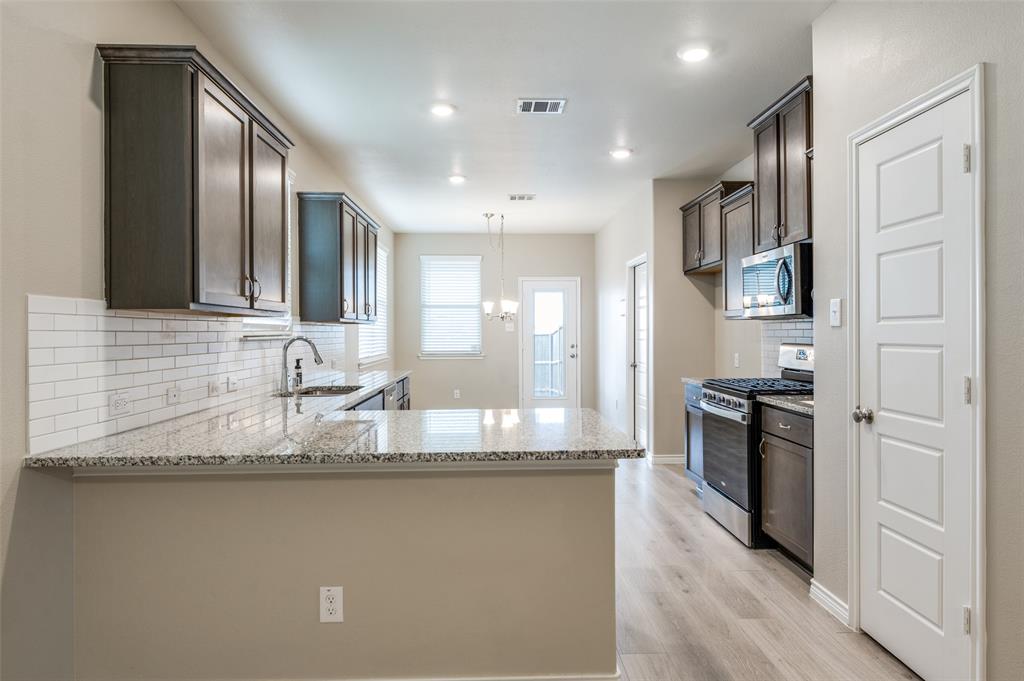 1529 Bennington Lane Property Photo 11
