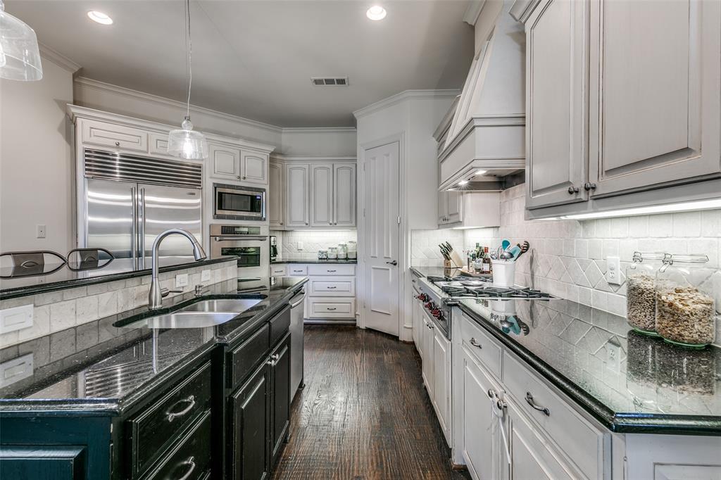 6363 Vanderbilt Avenue Property Photo 2