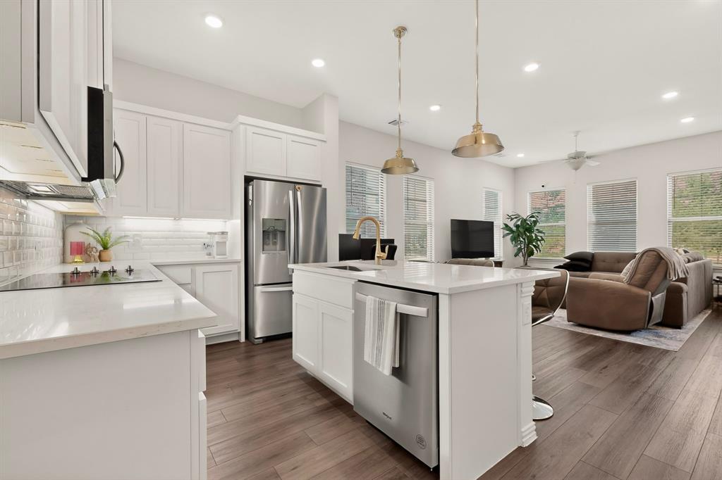 7539 Edgeware Road Property Photo 3