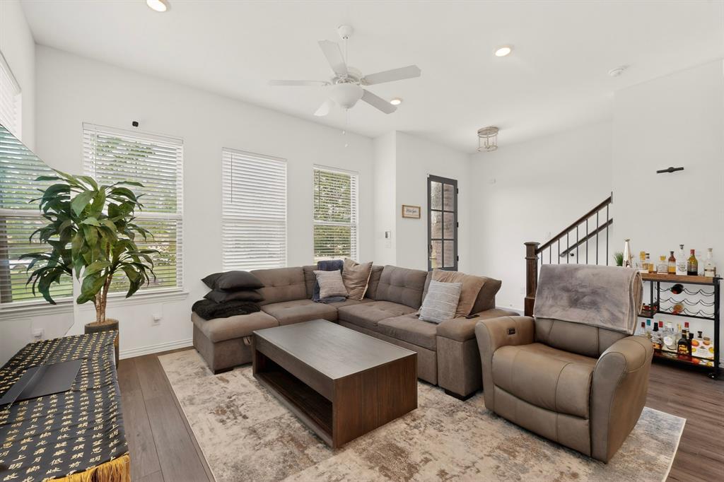 7539 Edgeware Road Property Photo 6