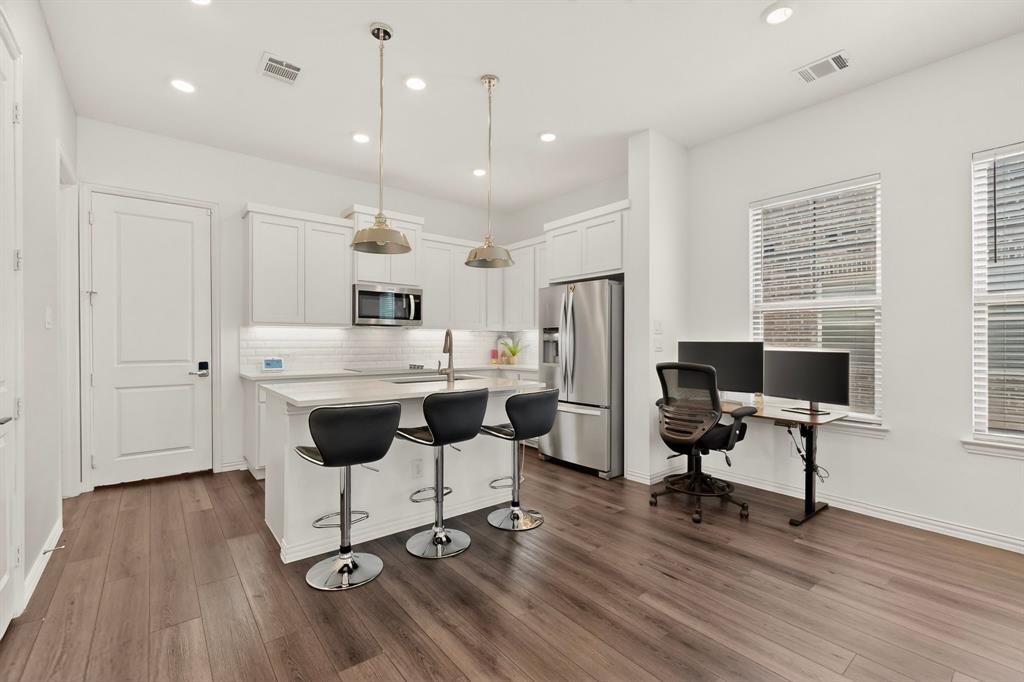 7539 Edgeware Road Property Photo 8