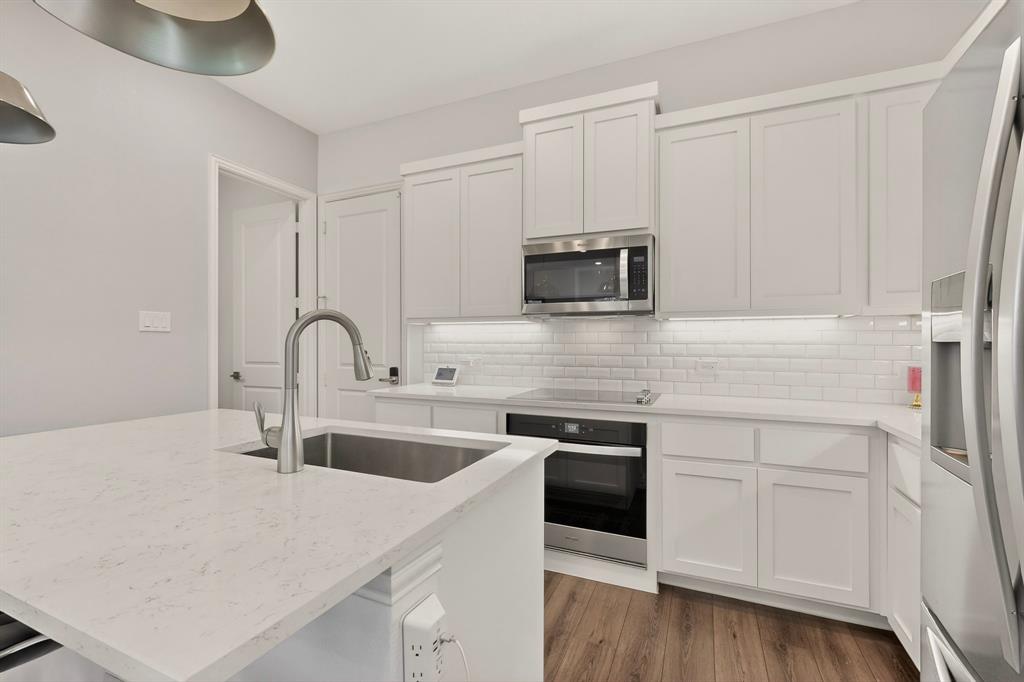 7539 Edgeware Road Property Photo 9