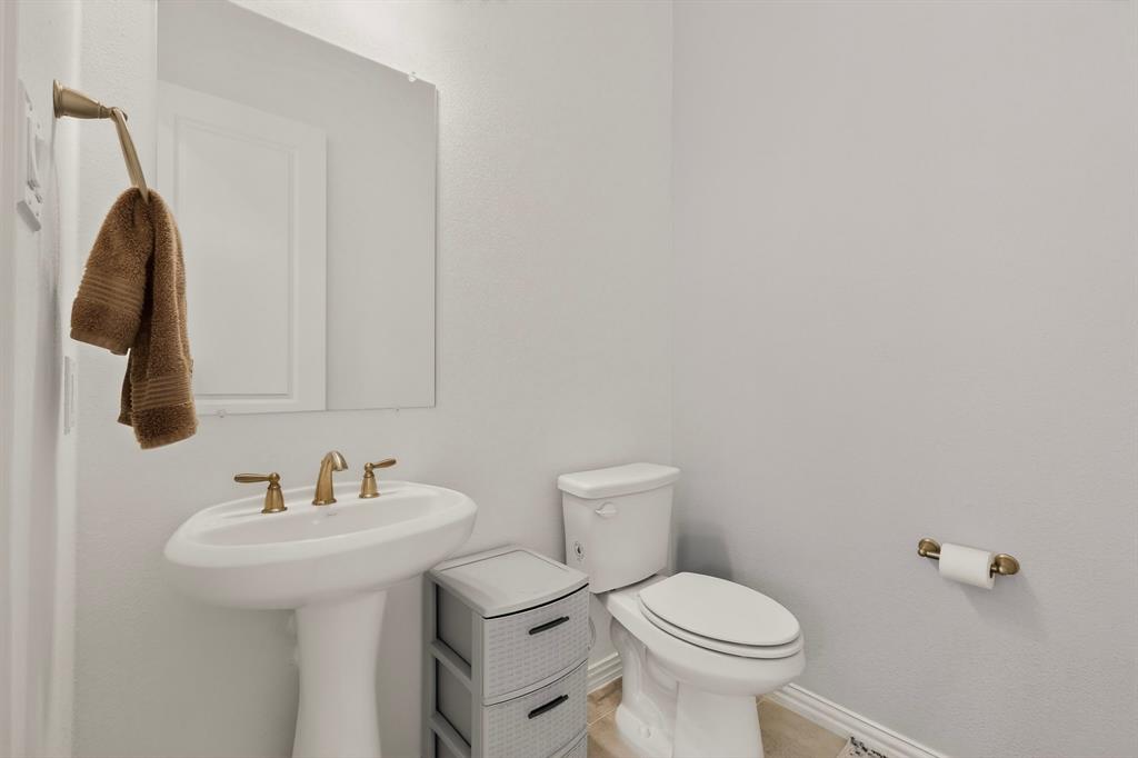 7539 Edgeware Road Property Photo 10