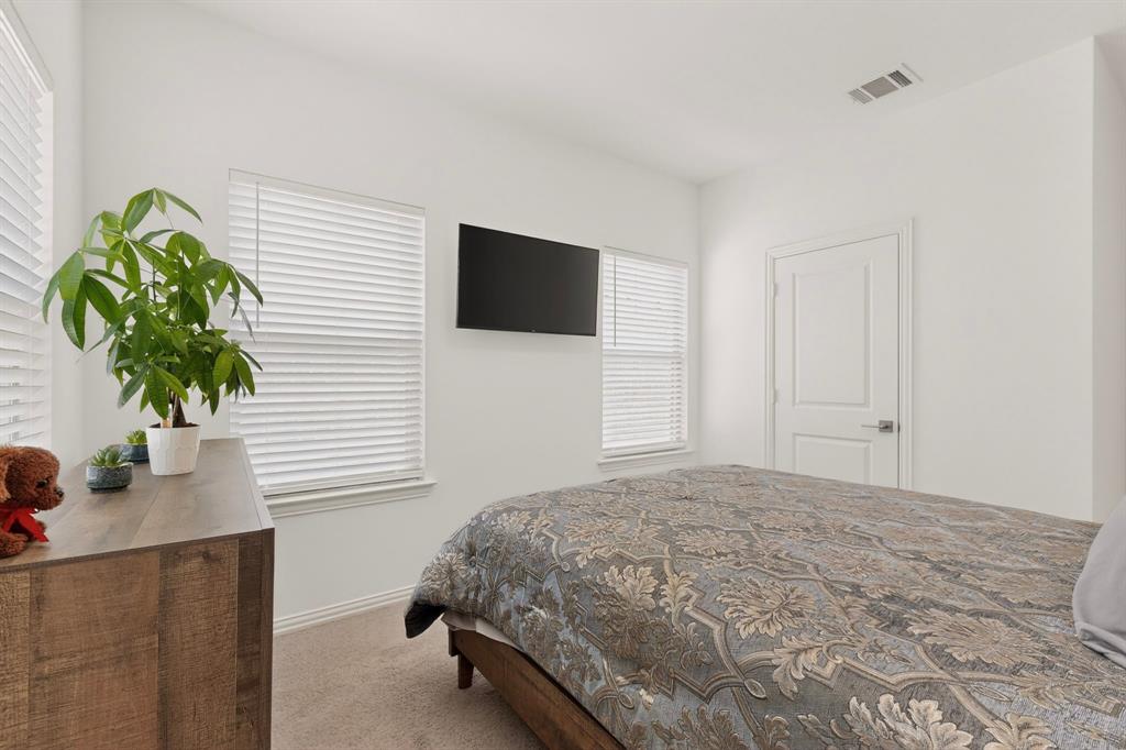 7539 Edgeware Road Property Photo 18