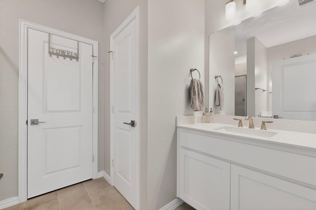 7539 Edgeware Road Property Photo 19