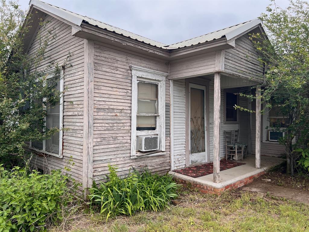 101 E Commerce Street Property Photo 4