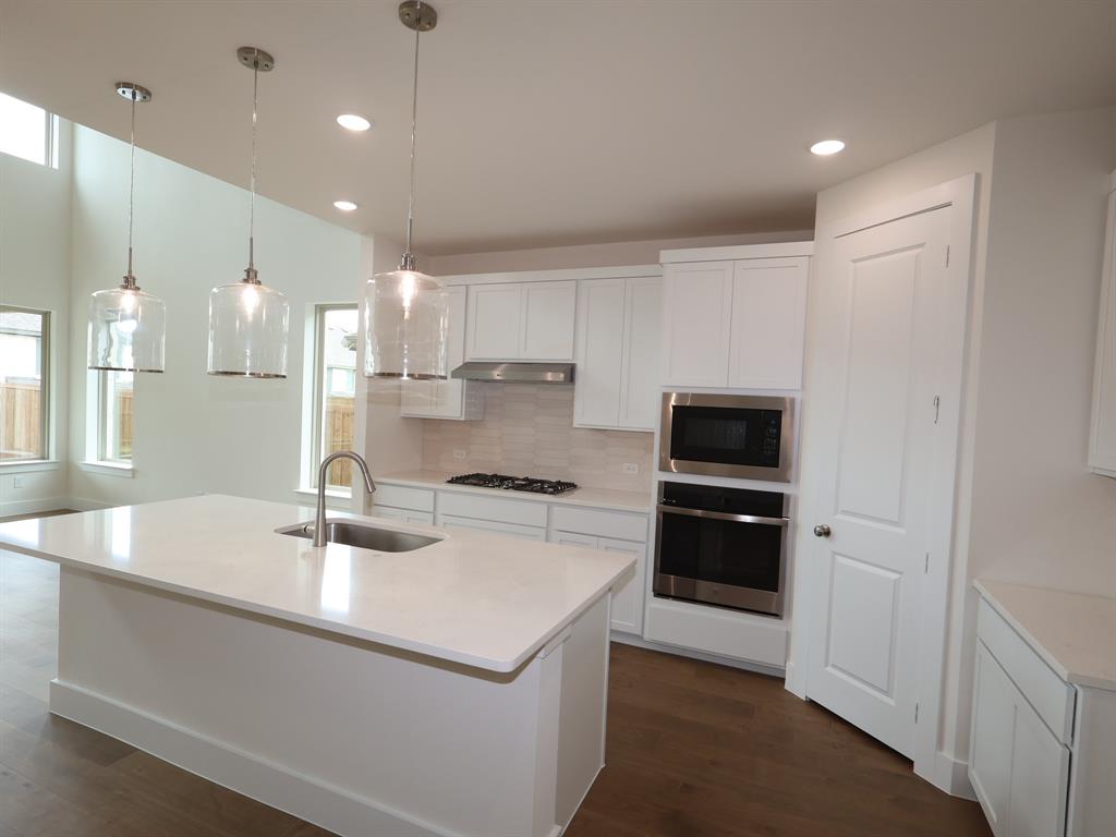 3612 Water Lily Way Property Photo 5