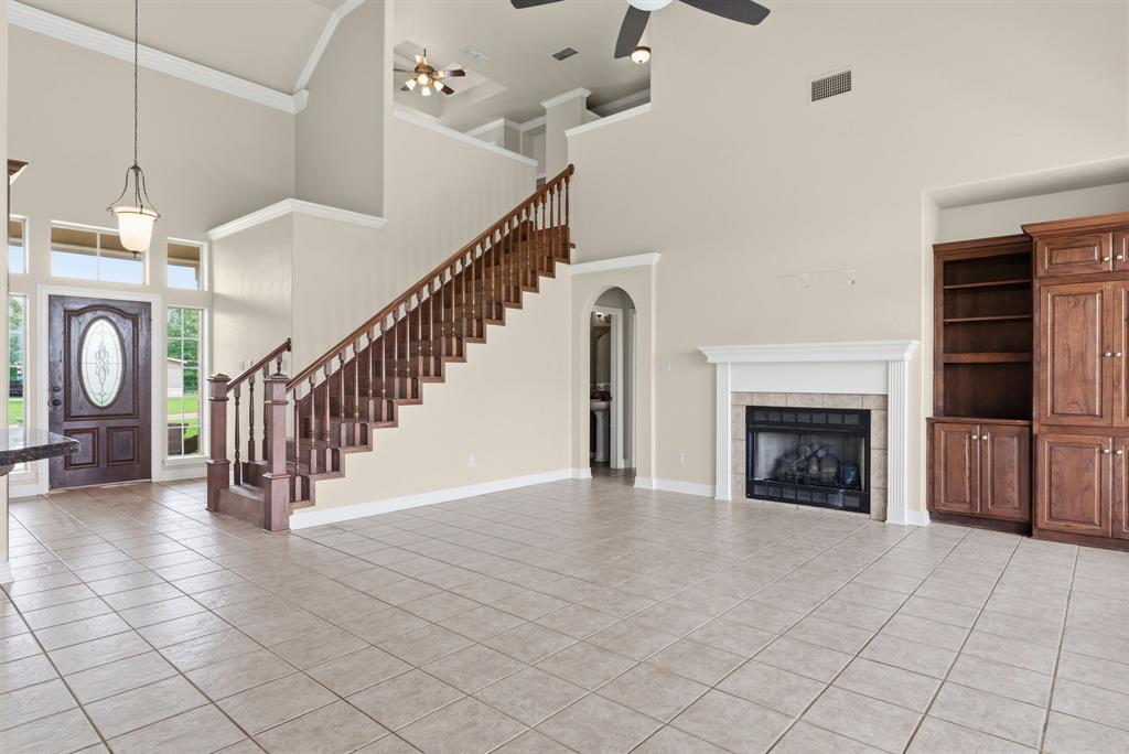 219 W Twin Creeks Trail Property Photo 4