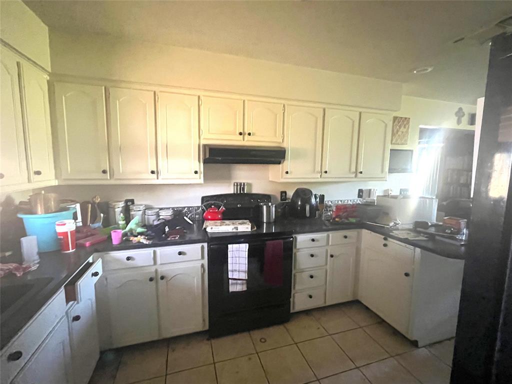 5786 W Road R Property Photo 2