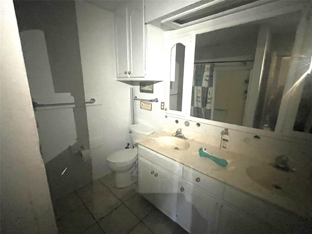 5786 W Road R Property Photo 8
