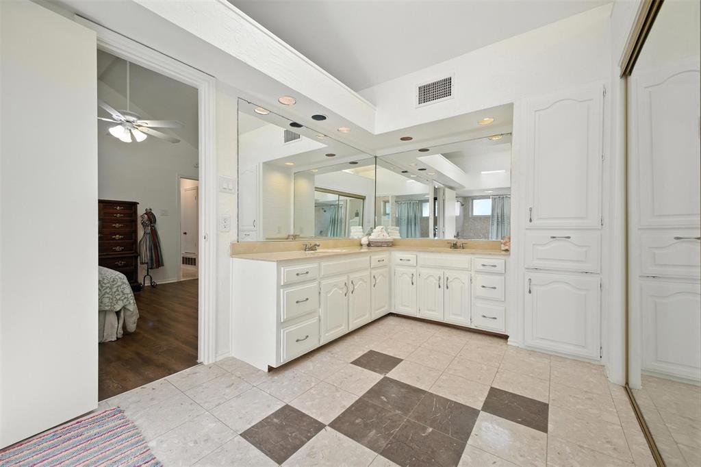 9128 Sweetwater Drive Property Photo 33
